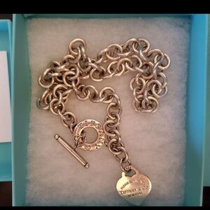 Tiffany & Co. “Return to Tiffany” Sterling Silver Heart Toggle necklace